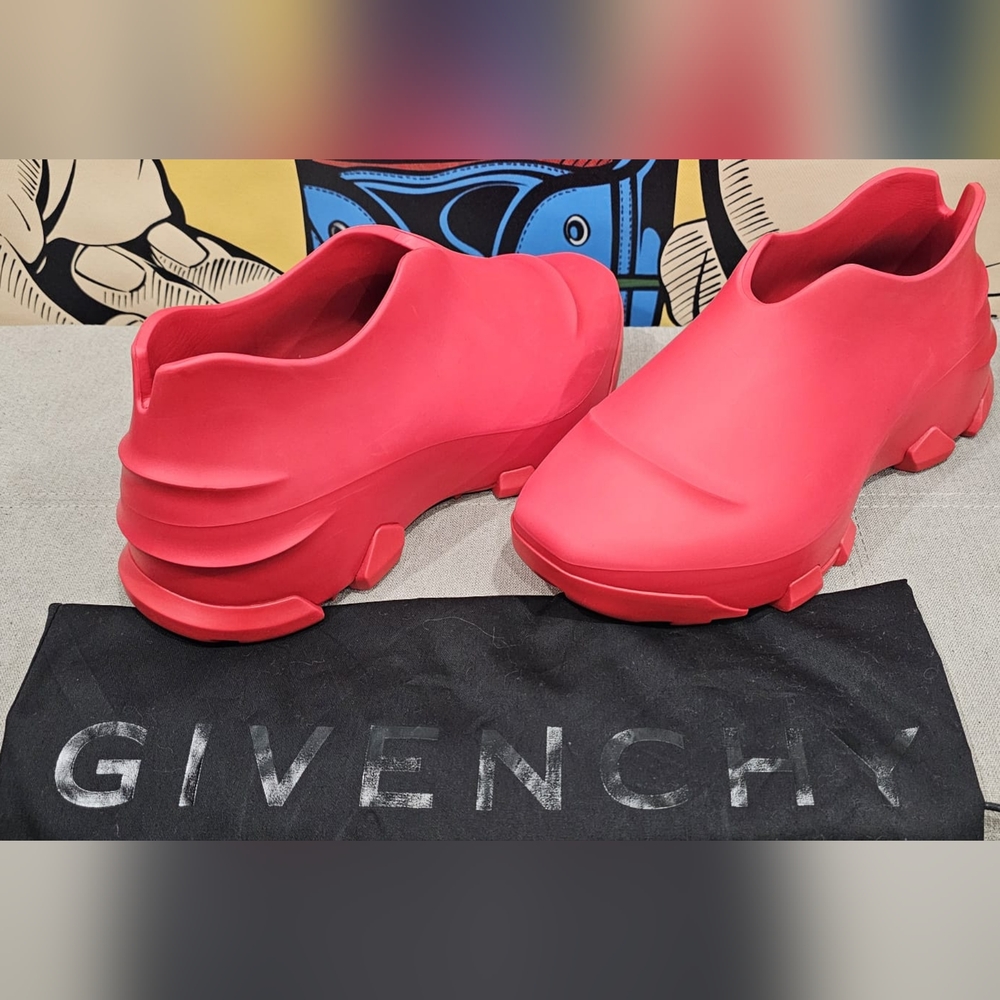 Givenchy Monumental Mallow Low Red Size 11